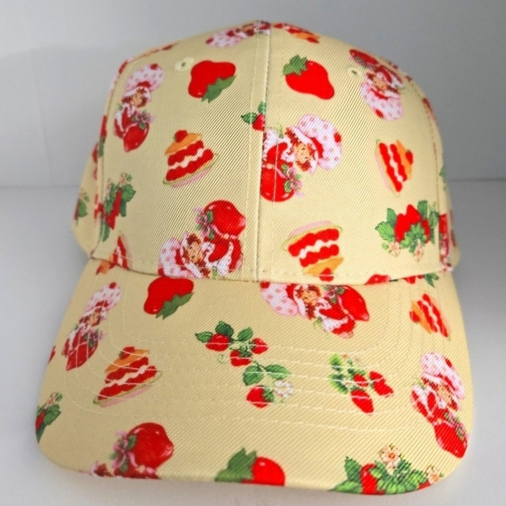 🍓NWT~Strawberry Shortcake~🍓 Trucker Hat